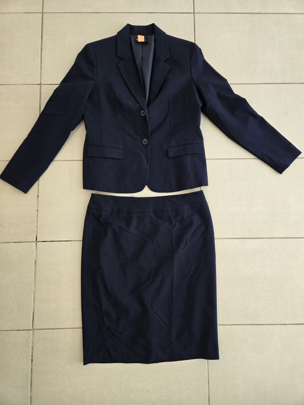 NINE WEST NAVY BLUE POLYESTER BLEND SUIT - Skirt & Blazer - SIZE 8 - Picture 2 of 13